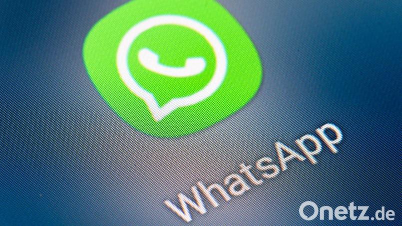 WhatsApp muss sich neben den Wettbewerbsregeln auch an weitere strengere EU-Digitalregeln halten. (Symbolbild) Bild: Fabian Sommer/dpa
