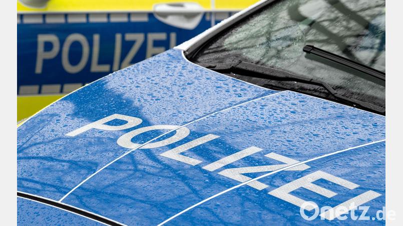 Die Polizei sucht nun nach den Jugendlichen. (Symbolbild) Bild: Soeren Stache/dpa