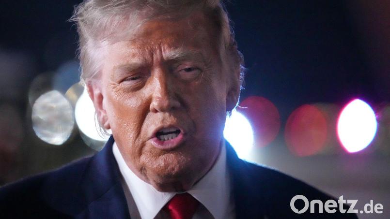 Die USA werden laut US-Präsident Trump auf einen iranischen Angriff reagieren müssen. Bild: Mark Schiefelbein/AP/dpa
