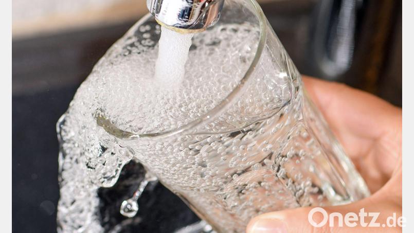 In Würzburg und Gerbrunn muss das Wasser abgekocht werden. (Symbolbild) Bild: Patrick Pleul/dpa-Zentralbild/dpa