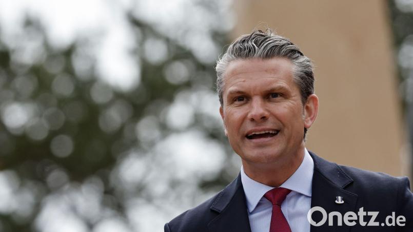 US-Verteidigungsminister Pete Hegseth erhöht den Druck auf Kuba verbal weiter. (Archivbild) Bild: Jeremias Gonzalez/AP/dpa