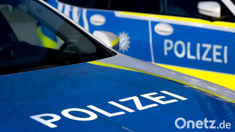 Wegen eines herrenlosen SUP wählen Spaziergänger den Notruf. (Symbolbild) Bild: Sven Hoppe/dpa