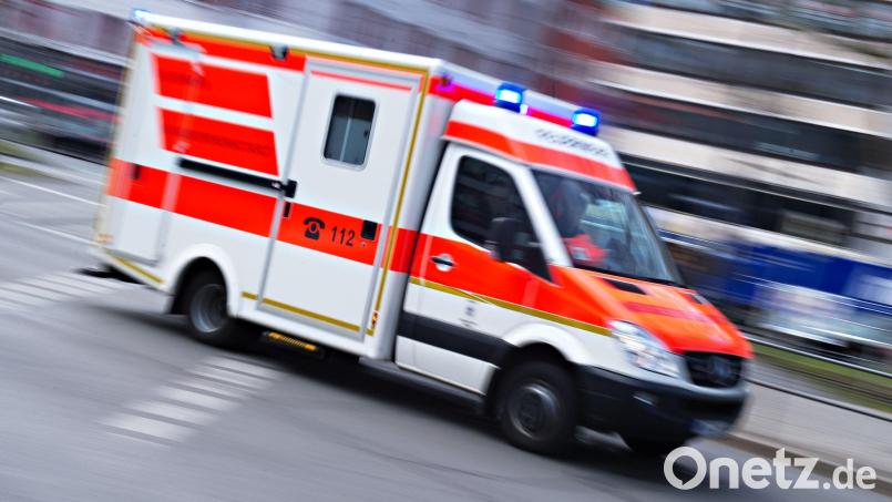 Beim Zusammenstoß zweier Busse wurden auch Kinder verletzt. (Archivbild) Bild: Nicolas Armer/dpa