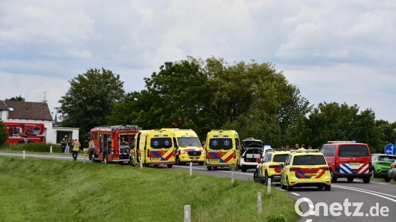Vier Menschen kamen bei dem Unfall ums Leben, darunter drei Kinder. Bild: ---/PROVICOM/ANP/dpa