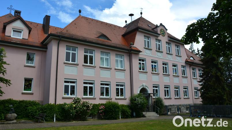 Moderat angehoben werden die Gebühren für die drei Mitterteicher Kinderhäuser. Betroffen davon ist auch das Kinderhaus "Der kleinen Hankerler" (Bild) in Trägerschaft der Stadt. Dort musste aufgrund fehlender Kinder eine Kinderhausgruppe geschlossen werden. Grund der Erhöhung sind steigende Energie- und Personalkosten. Bild: Josef Rosner