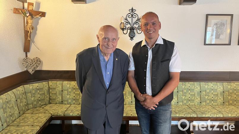 Seinen 90. Geburtstag konnte Andreas Fellner im Kreise seiner Familie sowie zahlreicher Freunde, Nachbarn und Vereinskameraden feiern. Bild: Andreas Fellner