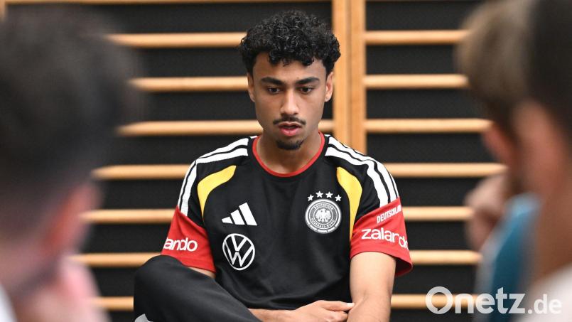 Nathaniel Brown im DFB-Trainingslager. Wechselt er zur neuen Saison zum FC Bayern? Bild: Federico Gambarini/dpa