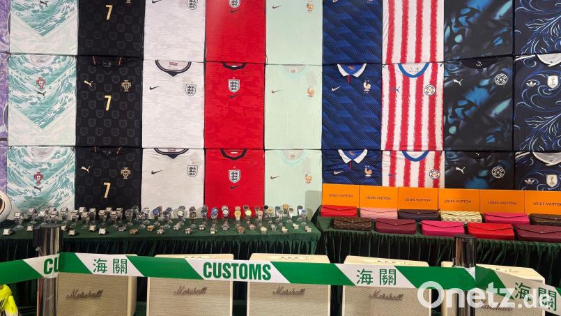 Der Zoll Hongkongs ermittelte tagelang in der Operation. Bild: Kanis Leung/AP/dpa