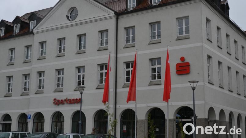 Der Tirschenreuther Kreistag hat in der Sitzung am 12. Juni die Verbandsräte für die Sparkasse Oberpfalz Nord (hier die Filiale in Tirschenreuth) gewählt. Bild: Thorsten Schreiber