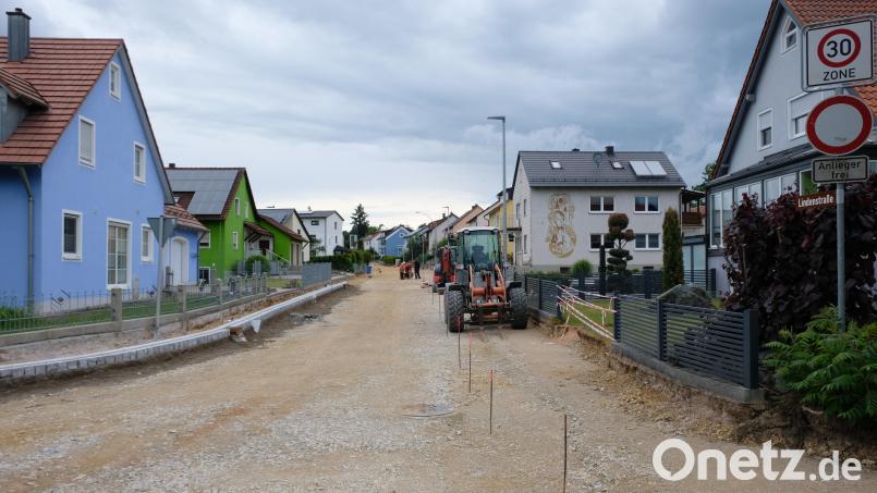 Besonders die Tiefbaumaßnahmen im Gebiet "Nickelsee" und im Bereich der Lindenstraße (unser Bild) belasten die Finanzarchitektur der Marktgemeinde. Bild: Robert Dotzauer