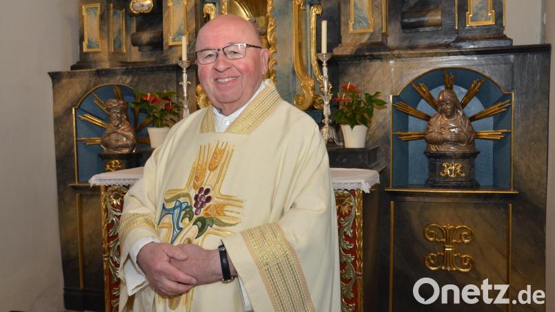 Der Ruhestandsgeistliche Pfarrer Wilhelm Bauer feiert am Sonntag, 28. Juni, um 16 Uhr in der Simultankirche in Altenstadt sein Goldenes Priesterjubiläum. So wie seine Primiz soll dieser Tag für seine Familie unvergesslich werden. Bild: Elisabeth Dobmayer