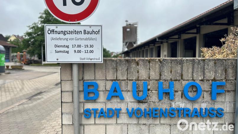 Im Städtischen Bauhof in Vohenstrauß wird demnächst ein Container für Kartonagen aufgestellt. Damit sollen die illegalen Ablagerungen an den bestehenden Containerstandorten eingedämmt werden. Bild: ck