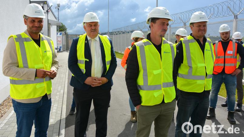 Im Bild die geladenen Gäste, (von links) mit Landratsvertreter Muhammet Dal, Bürgermeister Johann Burger, sowie die Gemeinderäte Peter Wührl und Martin Teubner. Bild: Josef Rosner