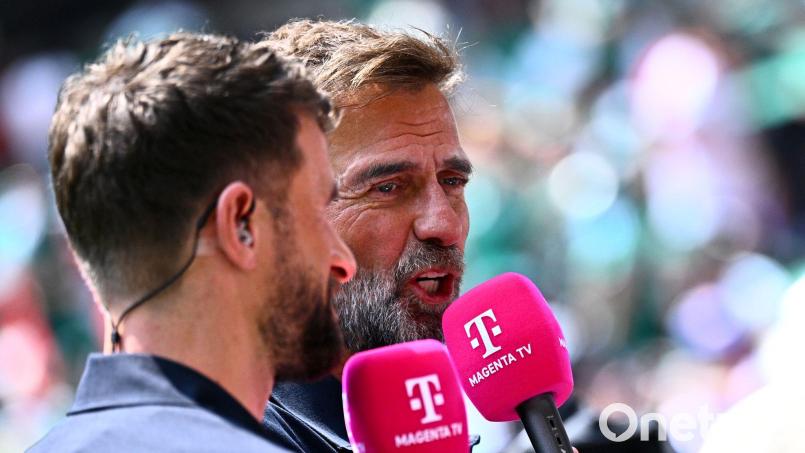 Thomas Müller (links) und Jürgen Klopp sind TV-Experten bei Magenta-TV. Bild: Tom Weller/dpa