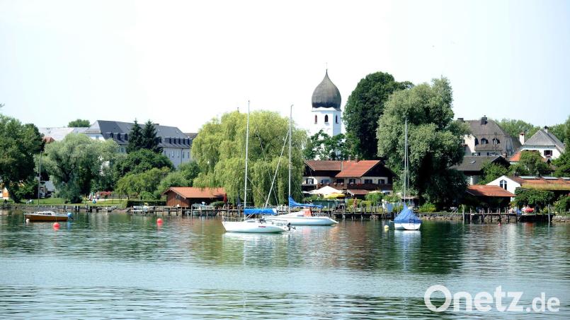 Bayerns kleinster Gemeinde Chiemsee hat nach Monaten einen Bürgermeister gewählt. (Archivbild) Bild: picture alliance / Angelika Warmuth/dpa