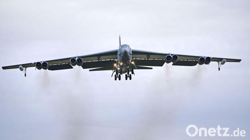 B-52-Bomer stürzt in Kalifornien ab. (Symbolbild) Bild: Ben Birchall/PA Wire/dpa
