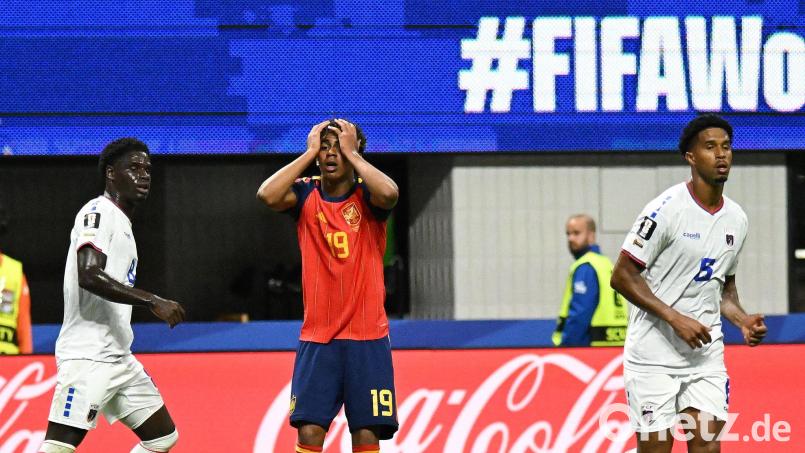 Nicht zu glauben: Auch Lamine Yamal verzweifelt bei Spaniens WM-Auftakt gegen Kap Verde. Bild: Ju Huanzong/XinHua/dpa