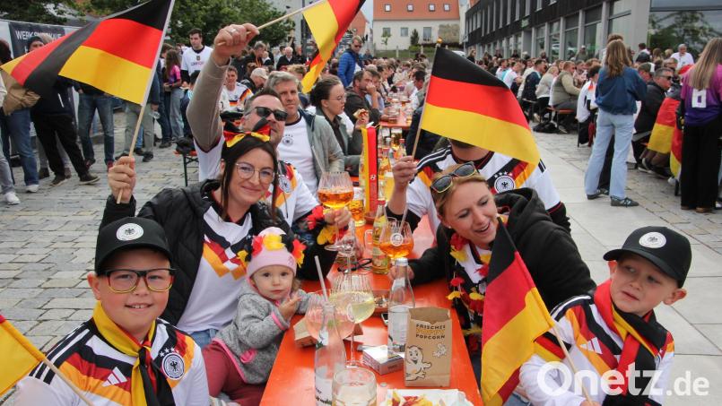 Große Vorfreude herrschte bei den Fans in Tirschenreuth. Bild: Konrad Rosner