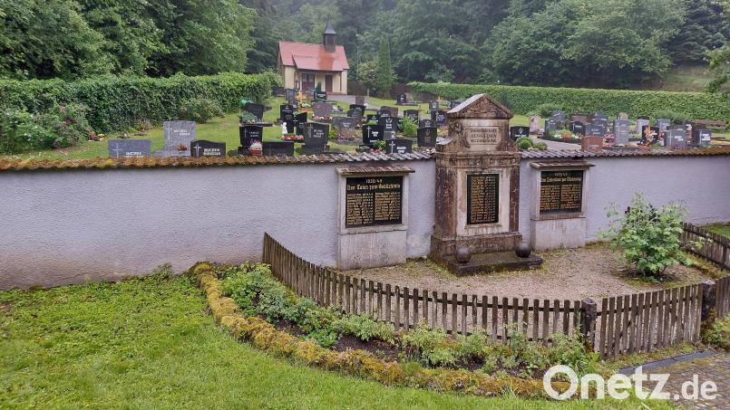 Alles wird teurer. Die Friedhofsgebühren in Hirschbach bleiben jedoch stabil. Bild: Heidi Franitza