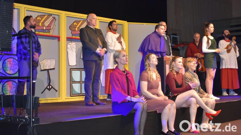 "Eine ganz heiße Nummer" wurde am Wochenende vom Ovigo-Team in der Stadthalle Grafenwöhr aufgeführt. Bild: Renate Gradl