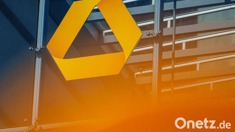 Um die Commerzbank ist ein Übernahmekampf entbrannt. (Archivbild) Bild: Andreas Arnold/dpa