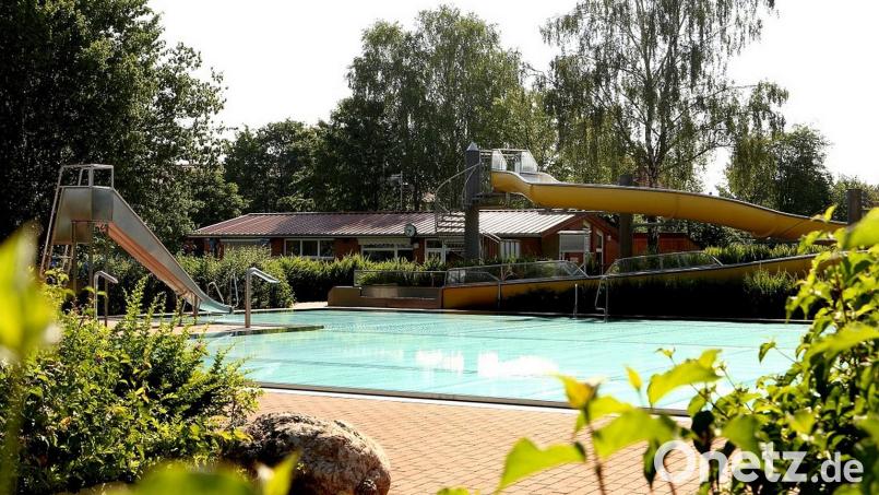 Das Vilsecker Freibad soll demnächst saniert werden In der Stadtratssitzung sprach Architekt Josef Krautloher über eine erste Bestandsaufnahme und verschiedene Förderszenarien. Bild: Stadt Vilseck