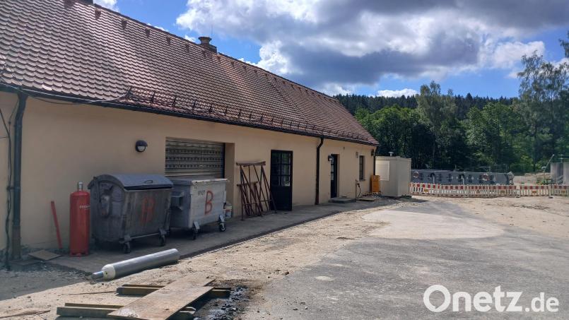 Seit Oktober 2025 wird die gemeinschaftliche Kläranlage der Gemeinden Neusorg und Pullenreuth saniert. Nach zeitraubenden Vorbereitungen gibt es nun erste Fortschritte. Bild: szl