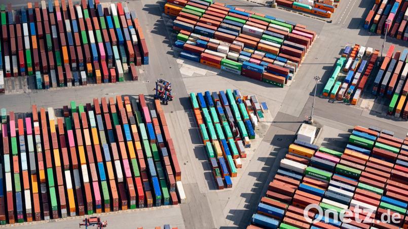 Containerumschlag im Hamburger Hafen. (Archivbild) Bild: Daniel Reinhardt/dpa
