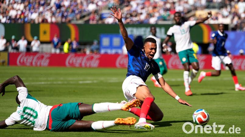Gefoult im Vollsprint, aber kein Elfer: Kylian Mbappé. Bild: Frank Franklin II/AP/dpa