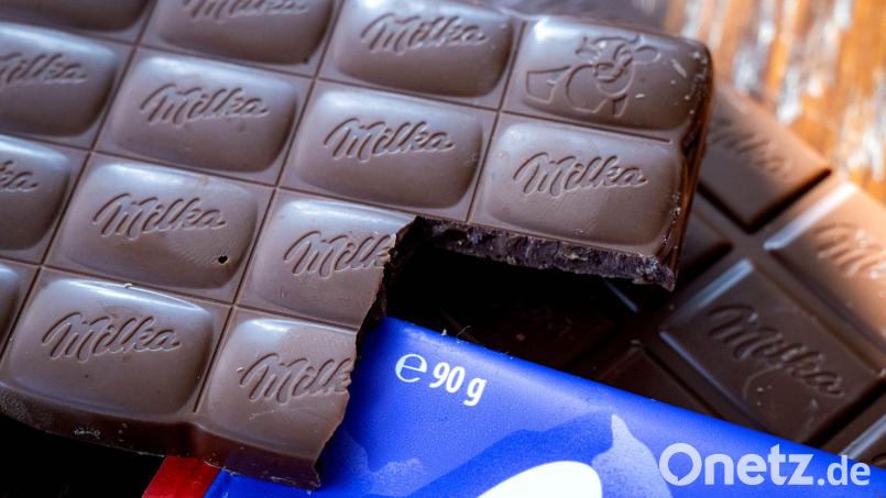 Der Hersteller der Milka-Tafel will ein Urteil nicht akzeptieren. (Symbolbild) Bild: Sina Schuldt/dpa