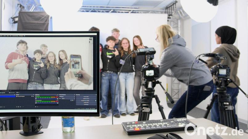 So sieht die Arbeit im Jugendmedienzentrum T1 aus Bild: Christian Kreil/Jugendmedienzentrum T1