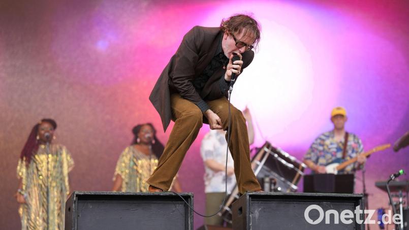 Im Juni gibt Jarvis Cocker mit Pulp drei Konzerte in Deutschland. Bild: Scott A Garfitt/Invision/AP/dpa