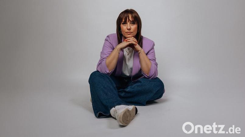 „Das Leben und das Universum sind immer für uns. Auch wenn es sich mal nicht so anfühlt. Deswegen sollte man sich was trauen, auch beruflich", meint Multitalent Franzi Glaser. Bild: Sara Neidhardt