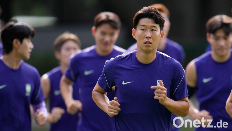 Südkoreas Fußball-Nationalmannschaft und ihr Star Heung-Min Son sollen im Training ausspioniert worden sein. (Archivbild) Bild: Matias Delacroix/AP/dpa