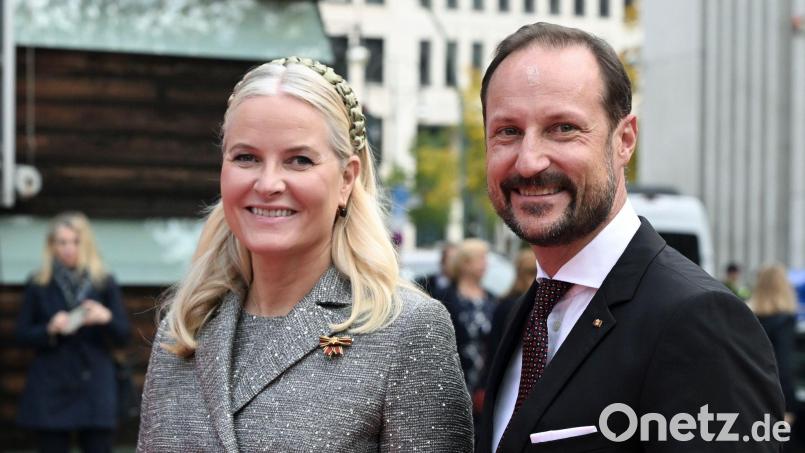 Die norwegische Kronprinzessin Mette-Marit und Kronprinz Haakon besuchten 2024 Deutschland. (Archivbild) Bild: Jens Kalaene/dpa