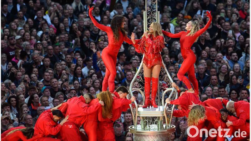 Auch in Amsterdam sollte Helene Fischer vor Zehntausenden Fans auftreten – keine zwei Wochen vor dem Konzert wurde der Ort nun aber verlegt. (Archivbild) Bild: Robert Michael/dpa