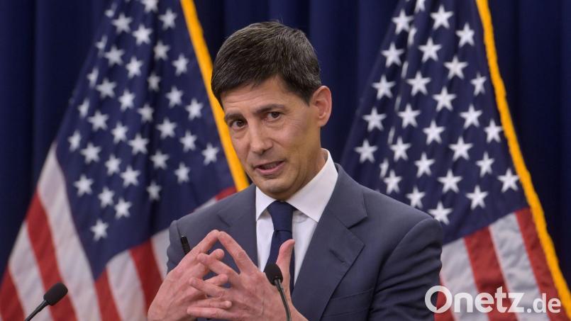 Der US-Leitzins bleibt unverändert – während der neue Fed-Chef Warsh überraschte. Bild: Rod Lamkey/FR172078 AP/AP/dpa