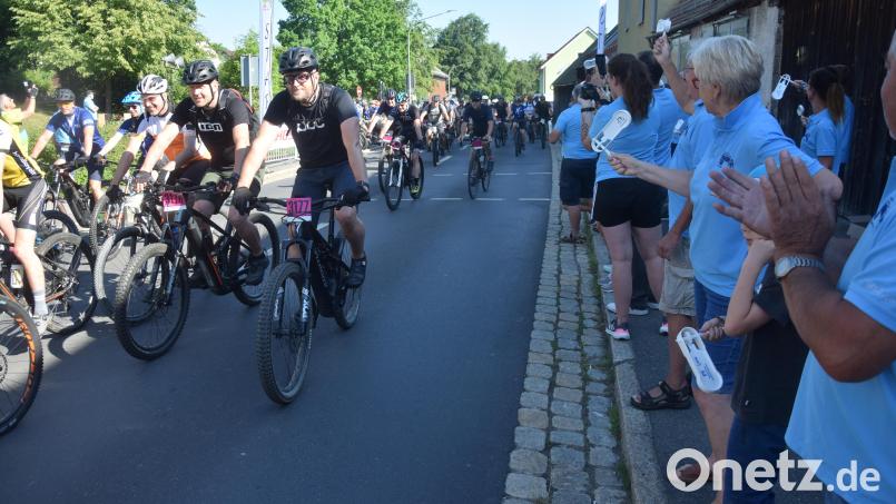 Die Windischeschenbacher freuen sich jetzt schon darauf, wenn sie beim Start hoffentlich tausend Radlerinnen und Radler auf die Tour schicken dürfen. Archivbild: Ernst Frischholz