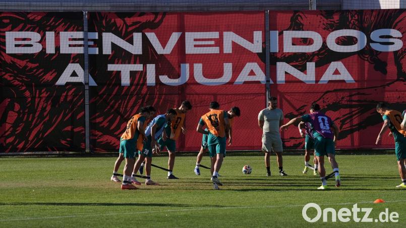 Die Mannschaft des Iran trainiert in Mexiko. Bild: Gregory Bull/AP/dpa