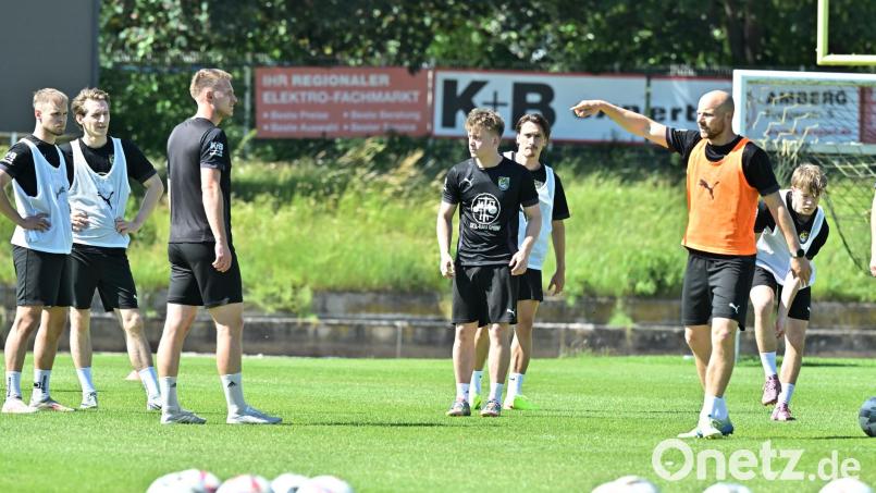 Der FC Amberg wechselt vom Trainings- in den Spielmodus. Der Landesligaaufsteiger absolviert erste Tests gegen den FC Schnaittach und SV Hubertus Köfering. Bild: Hubert Ziegler