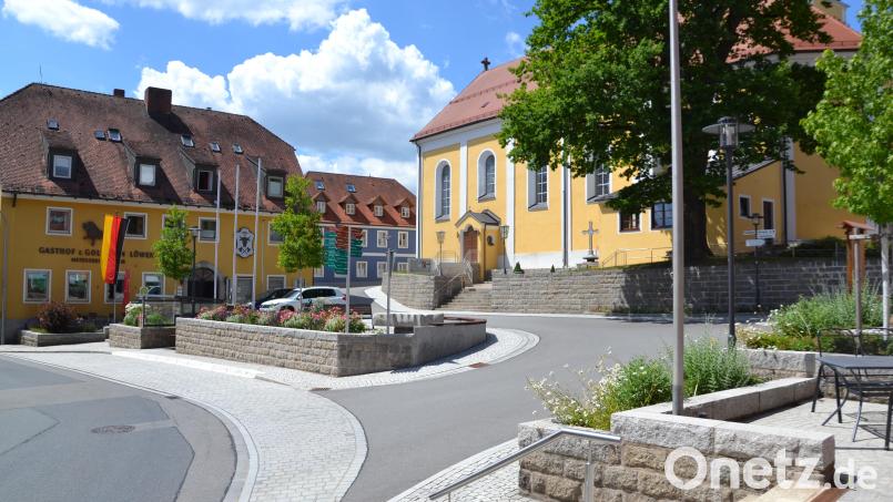 In der „guten Stube“, am Marktplatz in Moosbach, wird am Samstag, 27., und Sonntag, 28. Juni, das erste Moosbacher Bürgerfest gefeiert. Bild: Peter Garreiss