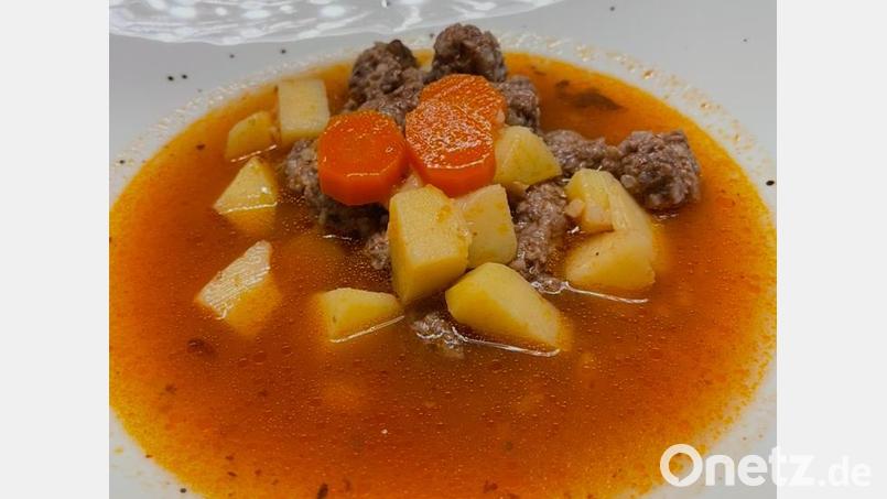 Sulu Köfte ist der türkische Name für diesen Eintopf mit Hackbällchen. Bild: Aysel Özdemir