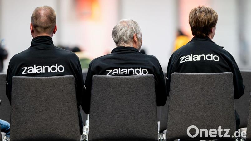 Über den Sozialplan bei Zalando in Erfurt wird nun in einer Einigungsstelle verhandelt. (Illustration). Bild: Jacob Schröter/dpa