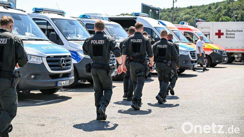 Die Polizei ist im Einsatz. Bild: Jason Tschepljakow/dpa