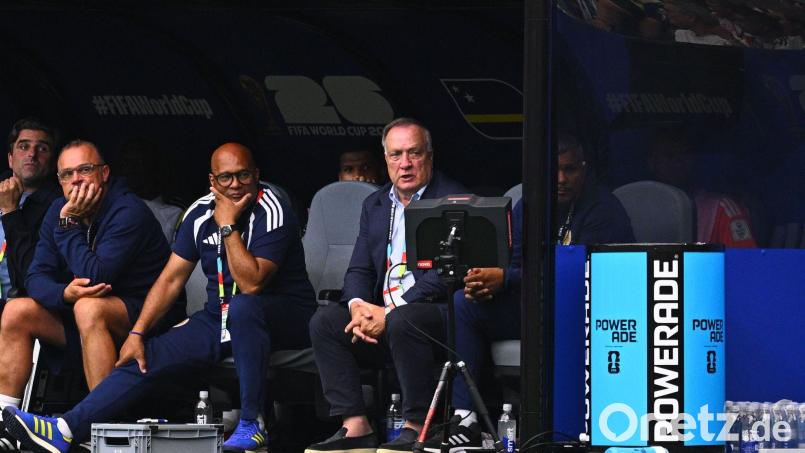Dick Advocaat hofft mit Curaçao gegen Ecuador auf ein besseres Ergebnis. (Archivbild) Bild: Tom Weller/dpa