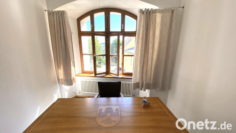 Das neue Trauzimmer im Nabburger Rathaus: Hier kann im engsten Kreis geheiratet werden. Bild: Claudia Völkl