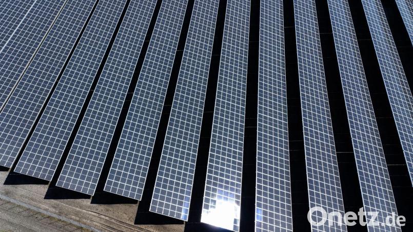 Der Ausbau von Solar- und Speichertechnologien sollte laut Verband konsequent fortgesetzt werden. Bild: Christian Charisius/dpa