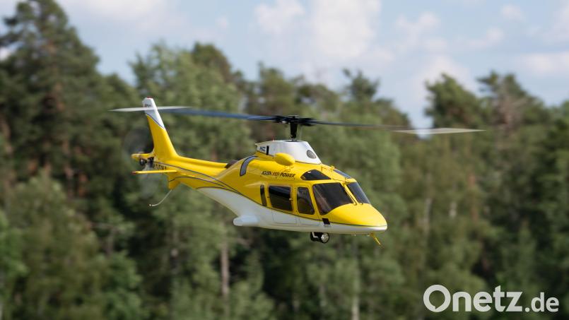 Sieht fast so aus, wie der große Bruder: Auch ein Hubschrauber startete und landete in Etsdorf. Bild: Christian Wolf