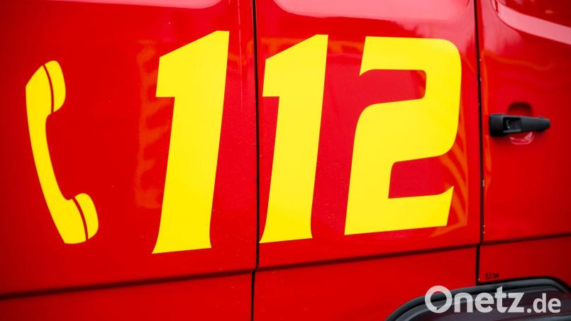 Die Feuerwehr löschte das Wohnmobil. (Symbolbild) Bild: Daniel Vogl/dpa
