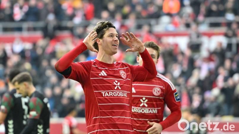 Jubelt künftig für Werder: der Schweizer Nationalspieler Cedric Itten. (Archivbild) Bild: Anke Waelischmiller/dpa